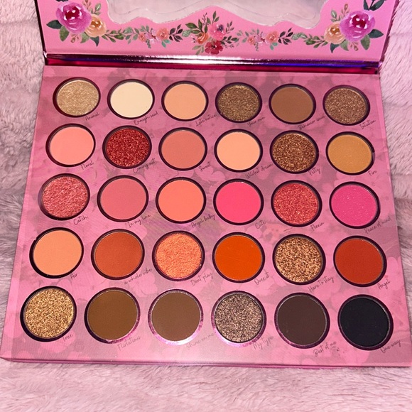 C LUX VEGAN Eyeshadow Palette-
30 Gold & Aurora - Picture 4 of 4